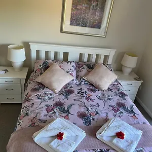 https://robyns-nest.hotelssunshinecoast.net